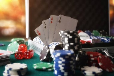 Jewels of Prosperity paytable and bonus feature mechanics